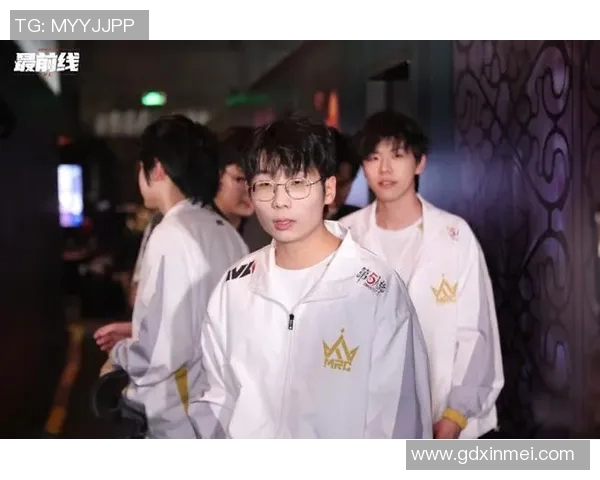 电竞新闻青年赛中FPX展现灵活战术运用的精彩表现与战术深度分析